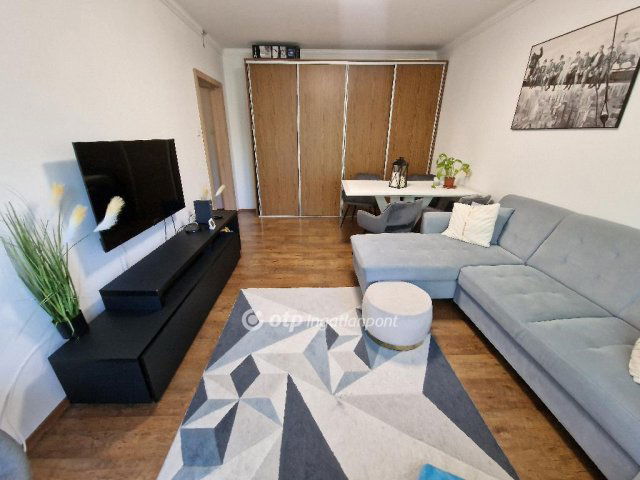 Eladó panellakás, Miskolcon 39.9 M Ft, 1+2 szobás