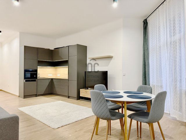 Eladó téglalakás, VII. kerületben, Szövetség utcában