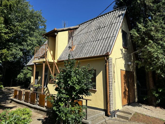 Eladó családi ház, Pécsett 48 M Ft, 2+2 szobás