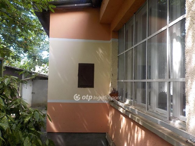 Eladó családi ház, Kaposváron 60 M Ft, 2 szobás