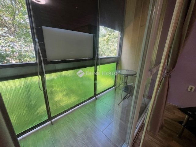 Eladó panellakás, Pécsett 44.9 M Ft, 2 szobás