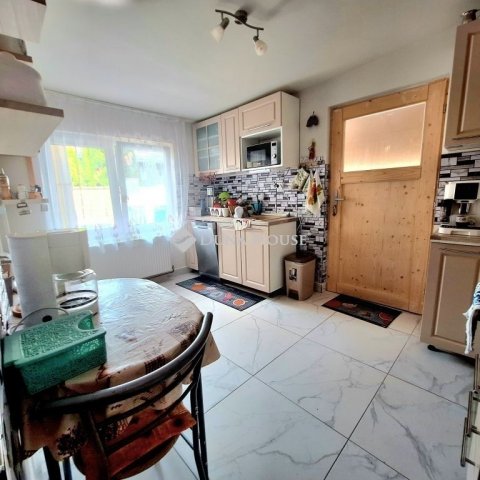 Eladó ikerház, Biatorbágyon 88 M Ft, 3 szobás