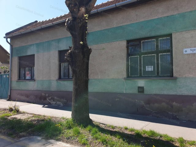 Eladó családi ház, Szolnokon 31.9 M Ft, 3 szobás
