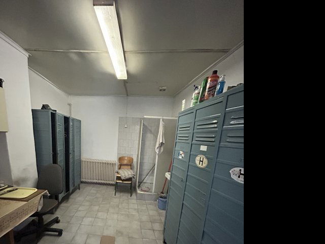 Eladó ipari ingatlan, Nyíregyházán 65 M Ft