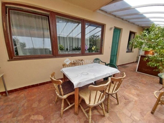Eladó családi ház, Szegeden 184.9 M Ft, 4+1 szobás
