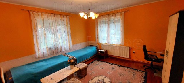 Eladó családi ház, Kőröshegyen 85 M Ft, 6 szobás