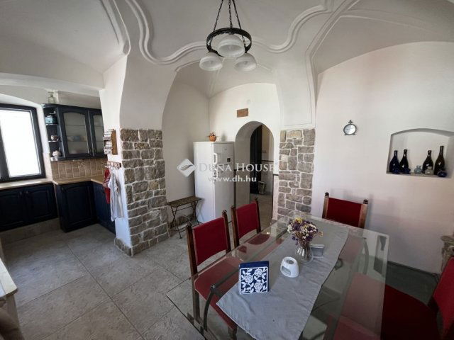 Eladó családi ház, Veszprémben 79 M Ft, 3 szobás