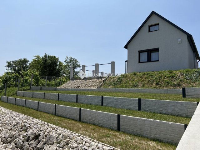 Eladó nyaraló, Tokodon 58 M Ft, 1 szobás / költözzbe.hu