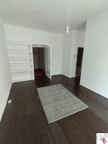 Eladó téglalakás, Pécsett 37.9 M Ft, 1+1 szobás