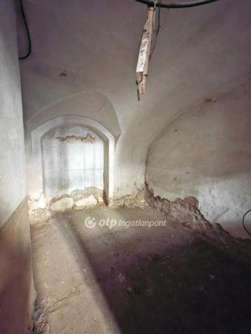 Eladó üzlethelyiség, Budapesten, VIII. kerületben 24.9 M Ft