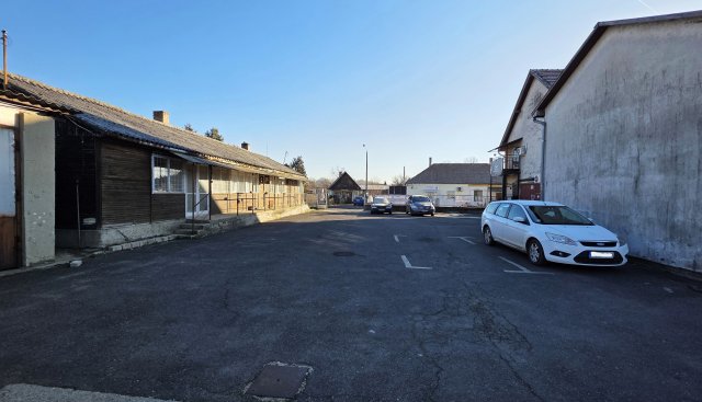 Eladó ipari ingatlan, Tokajban 125 M Ft, 1 szobás