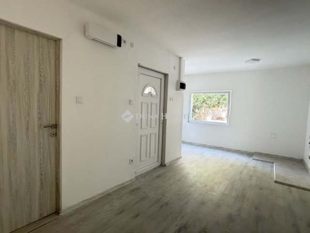 Eladó téglalakás, Budapesten, XX. kerületben 44.9 M Ft, 1 szobás