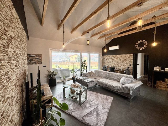 Eladó családi ház, Pécsett, Bóbita utcában 139.5 M Ft