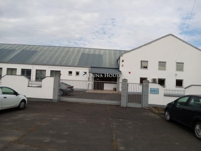 Eladó ipari ingatlan, Komádiban 320 M Ft / költözzbe.hu