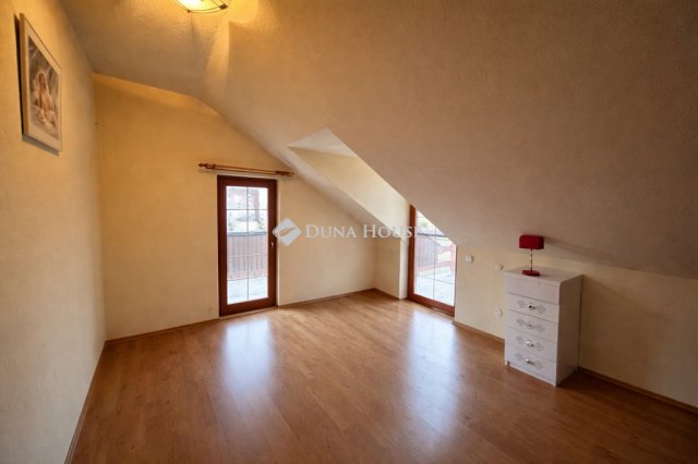 Eladó családi ház, Kakucson 220 M Ft, 5 szobás