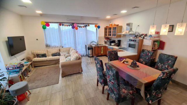 Eladó családi ház, Mogyoródon 159 M Ft, 5 szobás