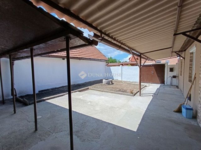 Eladó családi ház, Jászberényben 27.9 M Ft, 4 szobás