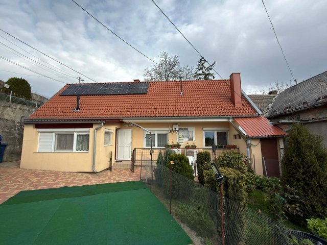 Eladó családi ház, Pécsváradon 39 M Ft, 2 szobás