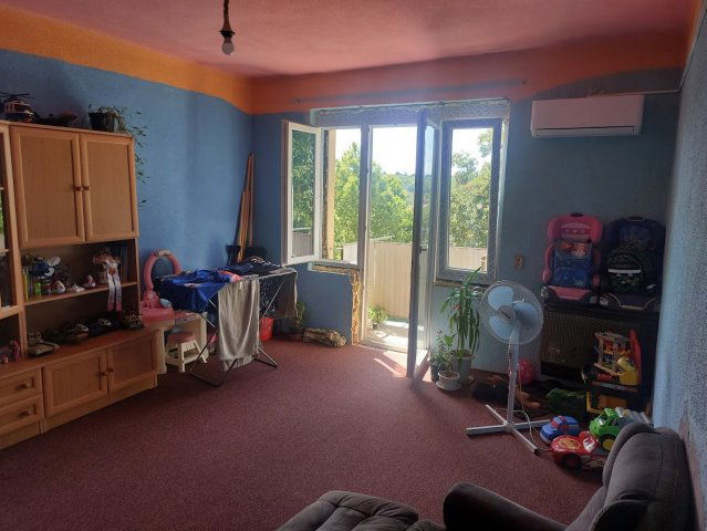 Eladó téglalakás, Komlón 14.5 M Ft, 2 szobás