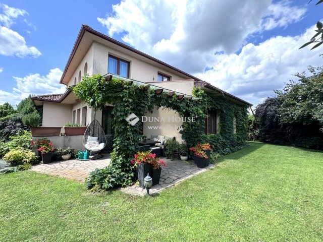 Eladó családi ház, Kecskeméten 219 M Ft, 6 szobás