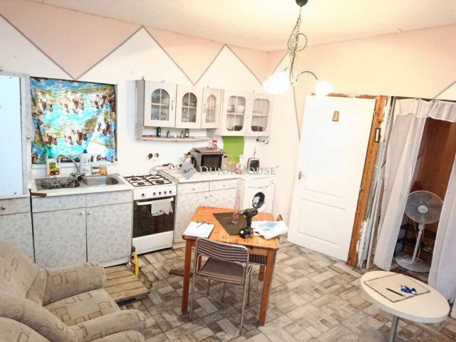 Eladó családi ház, Mikepércsen 9.8 M Ft, 3 szobás