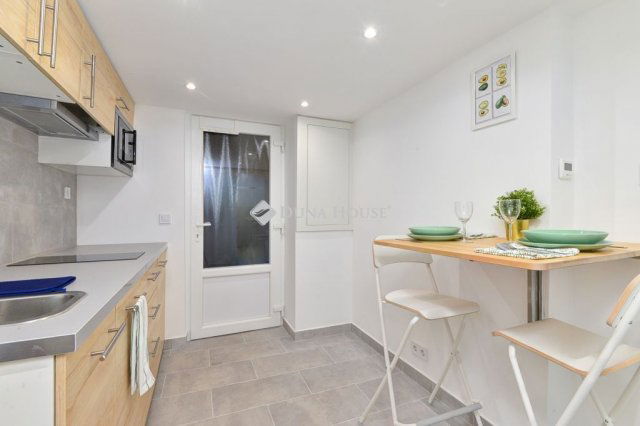 Eladó téglalakás, Budapesten, VI. kerületben, Király utcában