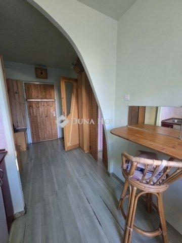 Eladó panellakás, Pécsett 34.9 M Ft, 2 szobás