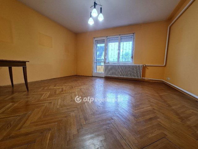 Eladó téglalakás, Debrecenben 74 M Ft, 2+1 szobás