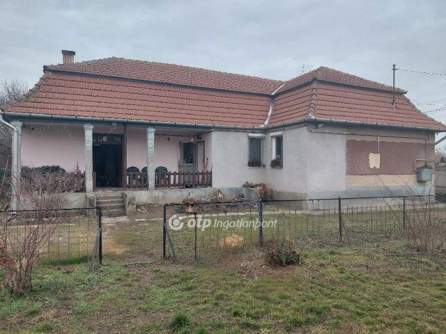 Eladó családi ház, Jászfényszarun 32 M Ft, 2+1 szobás