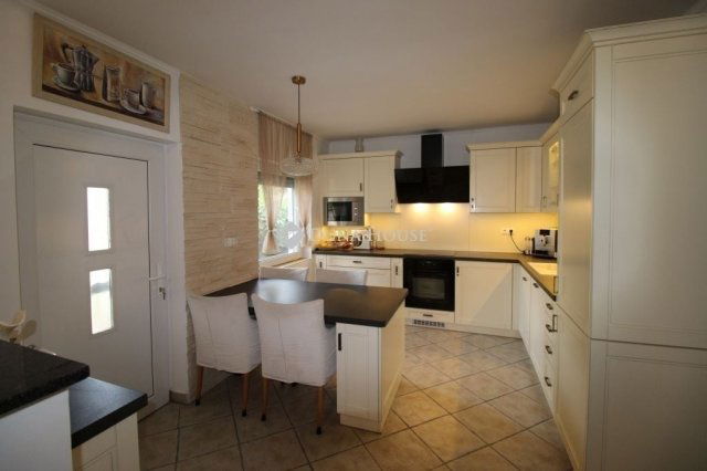 Eladó családi ház, Szatymazon 148 M Ft, 5 szobás