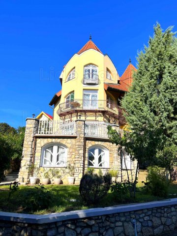 Eladó családi ház, Fonyódon 296 M Ft, 8 szobás