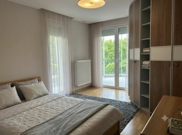 Kiadó téglalakás, albérlet, XII. kerületben, Zsolna utcában