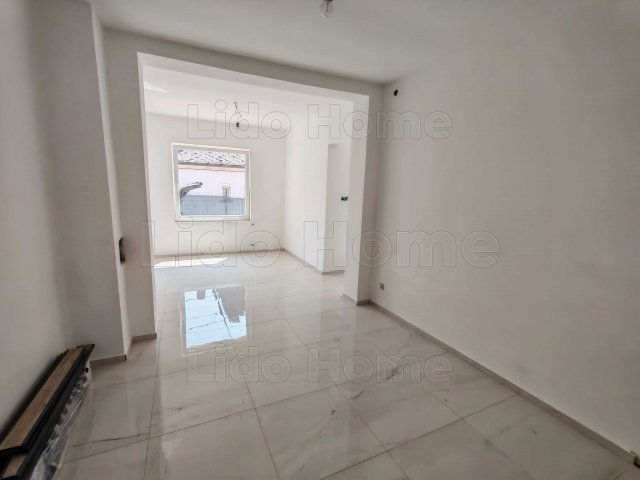Eladó családi ház, Várvölgyön 59.99 M Ft, 2 szobás
