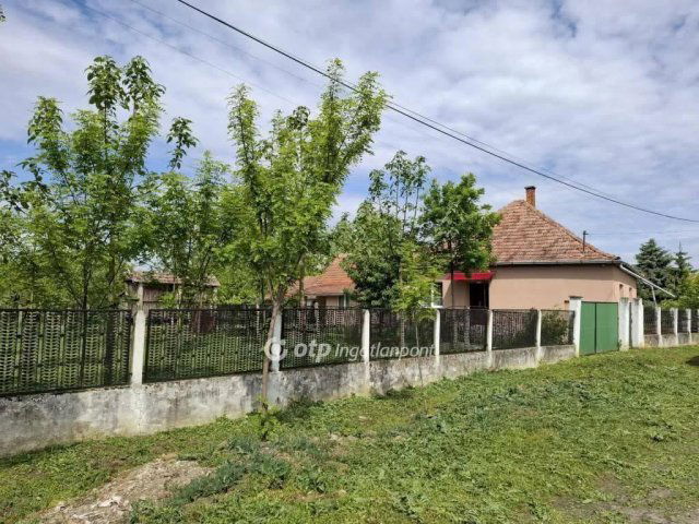 Eladó családi ház, Körösszegapátin 15 M Ft, 4+1 szobás