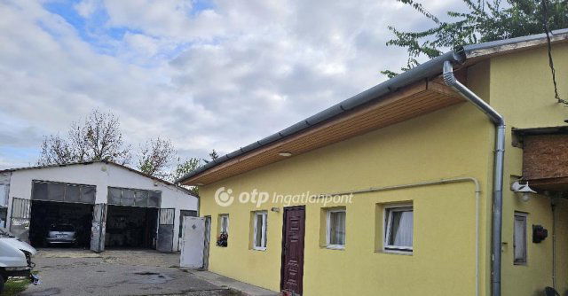 Eladó családi ház, Budapesten, XVIII. kerületben 82 M Ft