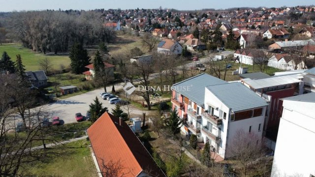 Kiadó téglalakás, albérlet, Kerepesen, József Attila parkban