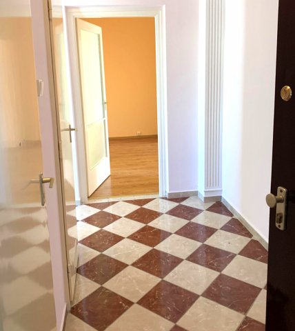 Eladó panellakás, Szegeden 47 M Ft, 2 szobás