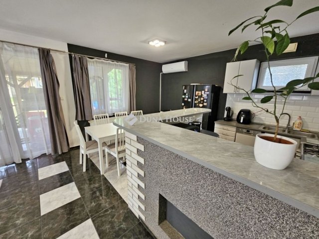 Eladó családi ház, Szigetszentmiklóson 139.99 M Ft, 6 szobás