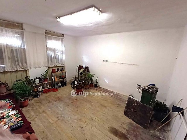 Eladó családi ház, Csongrádon 10.5 M Ft, 2+1 szobás