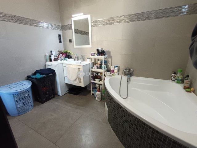 Eladó családi ház, Budapesten, XVIII. kerületben 134.9 M Ft