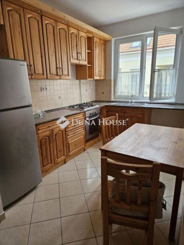 Kiadó téglalakás, albérlet, Debrecenben 250 E Ft / hó, 3 szobás