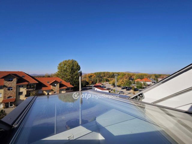 Eladó téglalakás, Dunakeszin 99.9 M Ft, 4 szobás