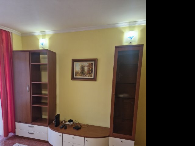 Kiadó téglalakás, albérlet, Szegeden 220 E Ft / hó, 3 szobás