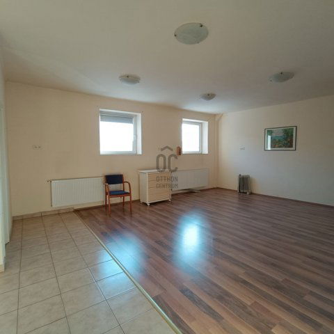 Eladó téglalakás, Nagykanizsán 79.9 M Ft, 4 szobás