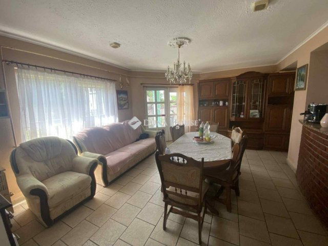 Eladó családi ház, Decsen 26.5 M Ft, 2 szobás