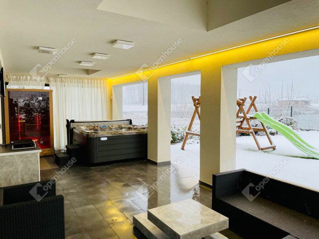 Eladó nyaraló, Győrzámolyon 170 M Ft, 4 szobás