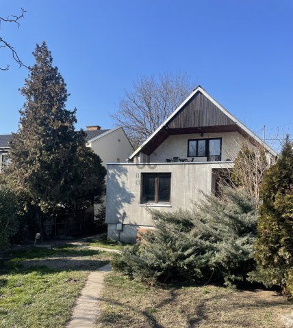 Eladó családi ház, Szigetszentmiklóson 100 M Ft, 5 szobás