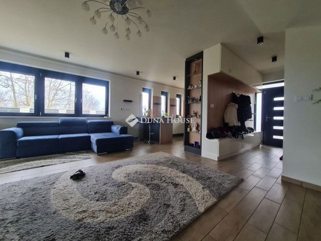 Eladó családi ház, Siófokon 190 M Ft, 5 szobás
