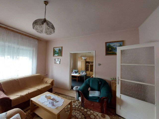 Eladó családi ház, Bajóton 58 M Ft, 3 szobás