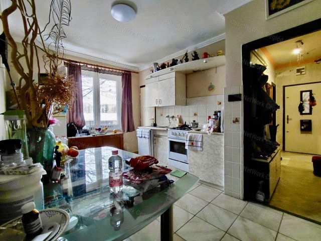 Eladó téglalakás, Cegléden 49.9 M Ft, 2 szobás